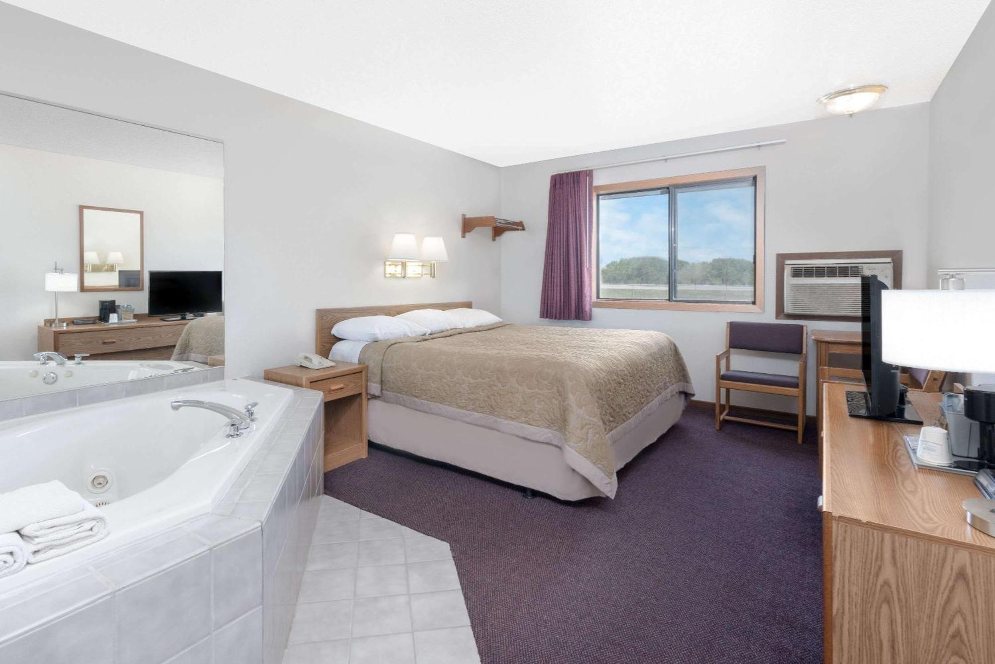 ซูเปอร์ 8 บาย วินด์แฮม เมอร์โด Hotel ภายนอก รูปภาพ